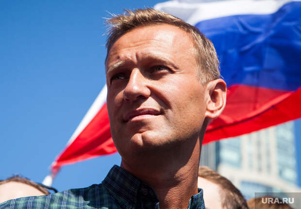 В ХМАО граффити о Навальном закрасили менее, чем за час. «Другие проблемы реально так решать?»