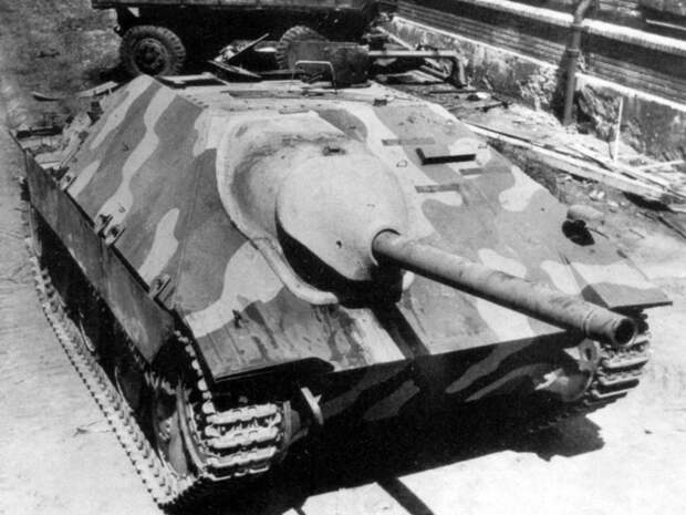 Машина одной из последних партий. Даже камуфляж нанесён не на всю машину артиллерия, бронетехника, вмв, германия