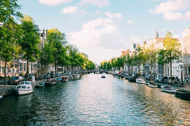 Амстердам окончательно ополчился на туристов