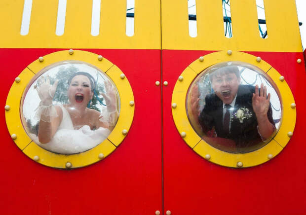 17 свадебных фотографий, которые точно никогда не забудут ни молодожены, ни гости, ни случайные зрители