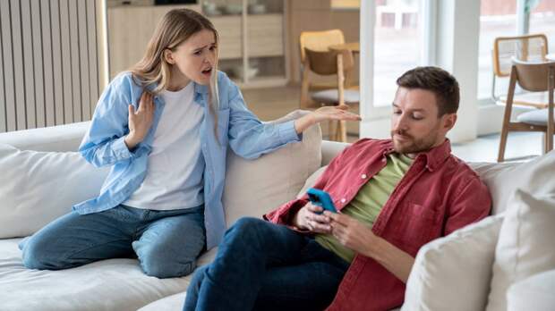 Психолог Жданова объяснила, почему не стоит селить мужчину у себя в квартире