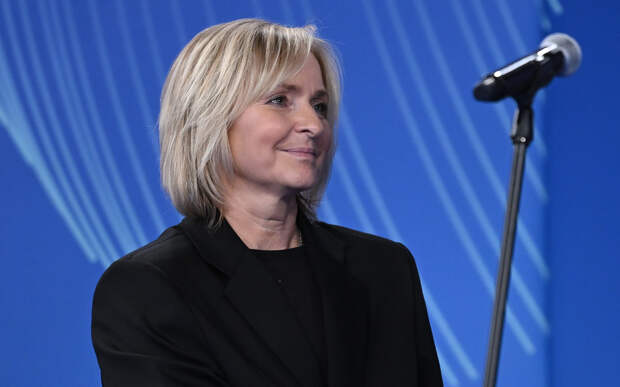 Тренер объяснила отказ российской гимнастки повернуться к флагам во время гимна Украины