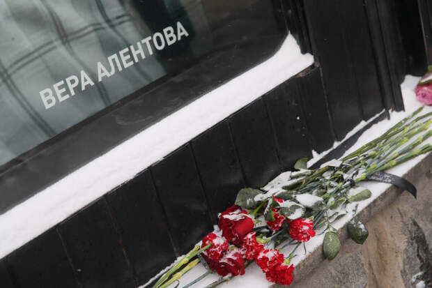 Веру Алентову похоронили на Новодевичьем кладбище рядом с Владимиром Меньшовым