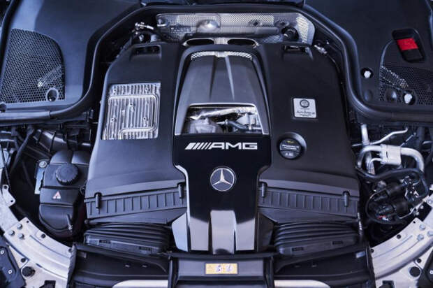 Мерседес-AMG V8