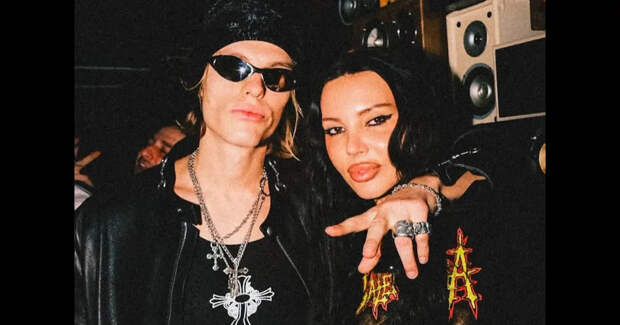 Бойфренд Елены Перминовой Тарас Романов отметил 30-летие в ночном клубе вместе с ней и Оксаной Самойловой