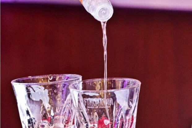 «Наркомовские 100 грамм»: зачем бойцам на передовой выдавали водку