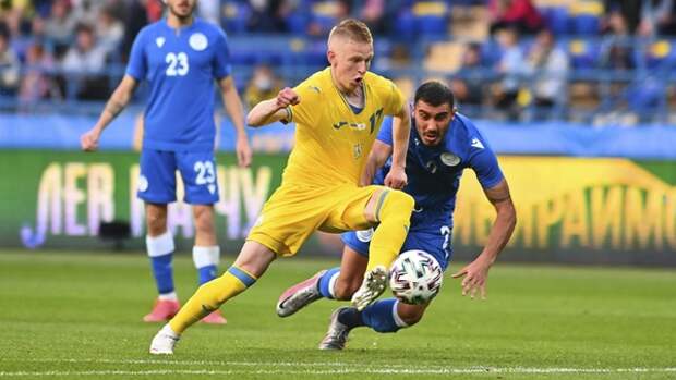 УЕФА потребовал убрать националистический лозунг с формы сборной Украины