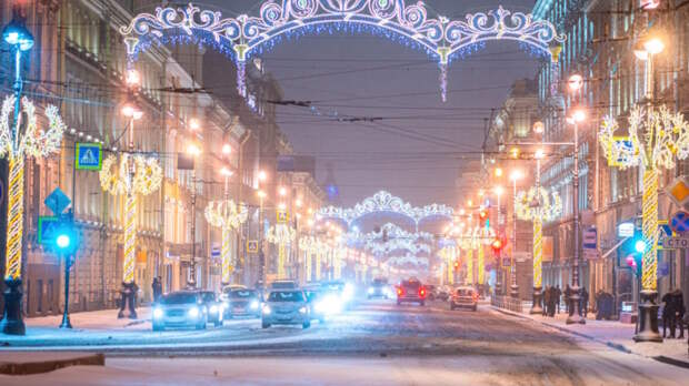 Эксперт объяснил, почему Петербургу не стоит копировать Москву в отношении организации дорожного движения