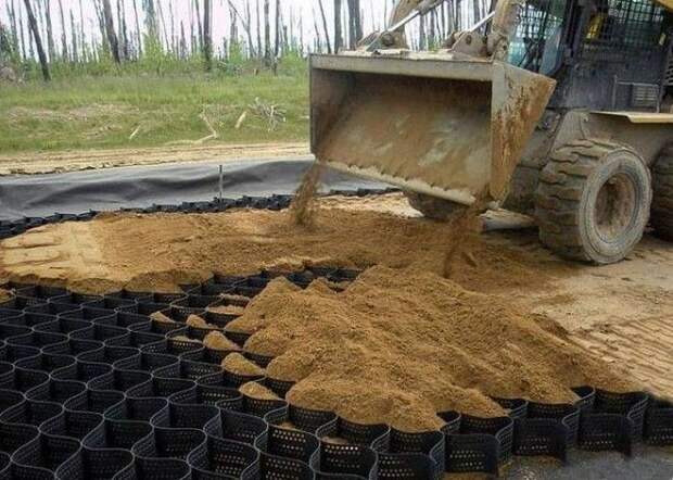 И конечно песок! И конечно песок