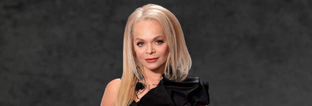 "Инородная" артистка: Долину хотят лишить звания