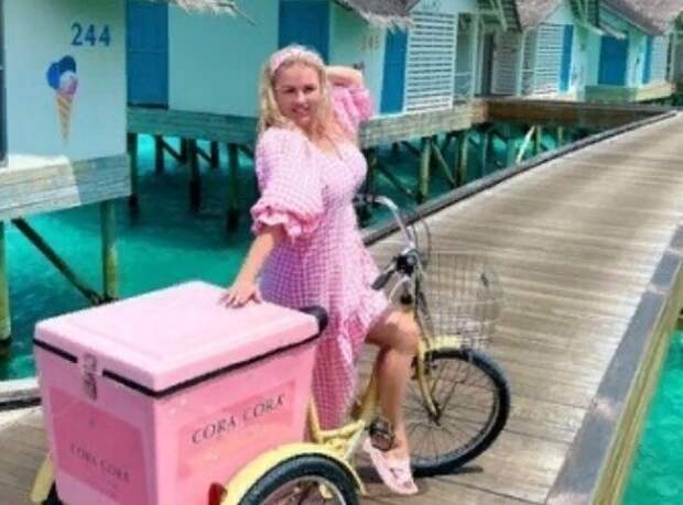 "Я расскажу, как мечтать!": Семенович пополнила ряды инфоцыган