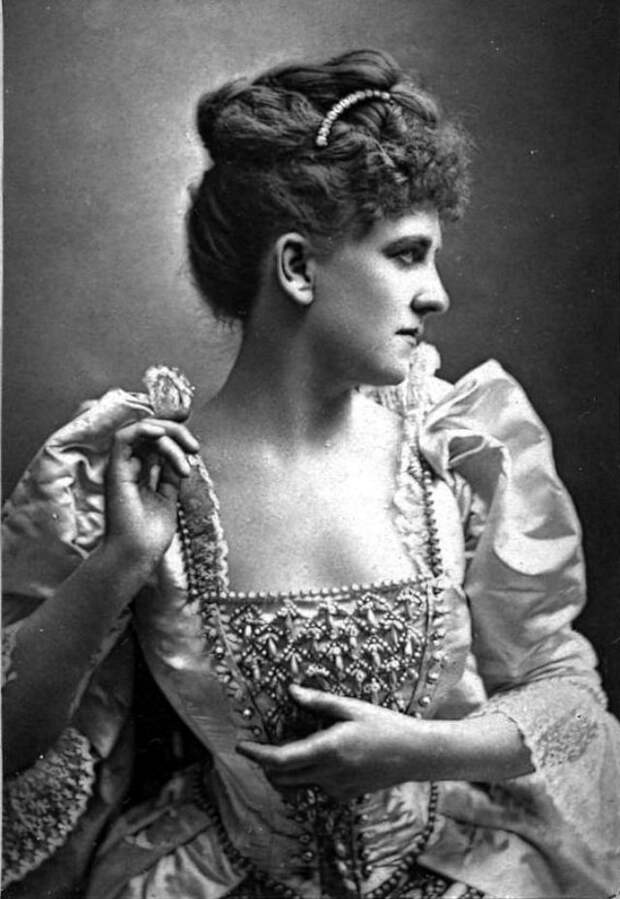 Victorian Women in the 19th Century (44).jpg