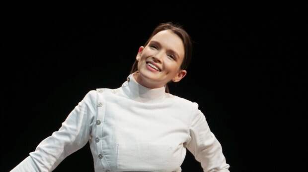 «Эх, Федор...»: Паулина Андреева произвела фурор, представ в игривом платье в горошек