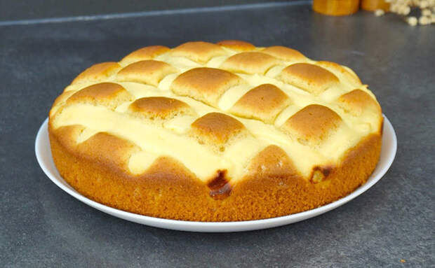 Нежнейший пирог «Перина»: воздушный рецепт к чаю