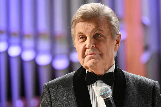 Певец Лев Лещенко заявил, что не любит дарить своей супруге подарки на 8 Марта