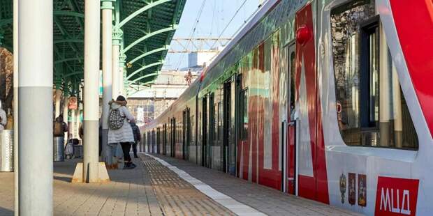 Москвичи примут участие в новогодней акции «Эстафета подарков». Фото: mos.ru