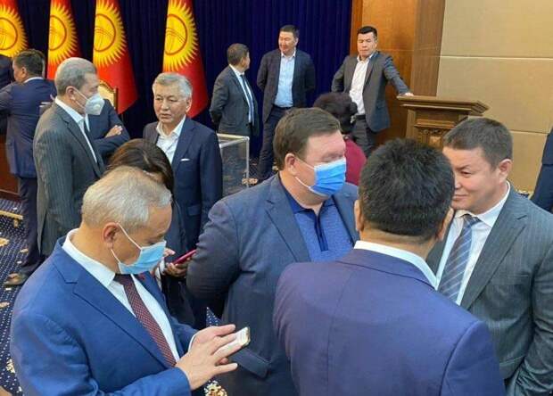 Чем вызвана спешка с принятием новой Конституции Киргизии? Чем вызвана спешка с принятием новой Конституции Киргизии?