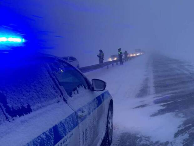 В Гороховецком районе во время снегопада на трассе М-7 столкнулось 13 машин