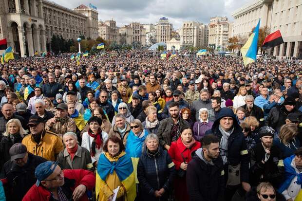 Почти половина опрошенных украинцев выступили против НАТО Почти половина опрошенных украинцев выступили против НАТО