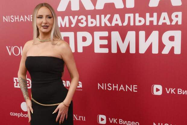 Анна Асти вышла в свет в наряде за 16 миллионов рублей