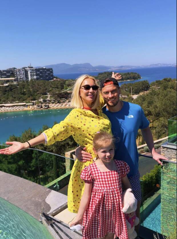 Игорь Макаров посмеялся над женой застрявшей на горке в Турции