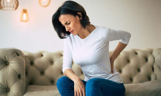 Женщина живет с хронической болью 30 лет, для нее мучительно даже причесаться