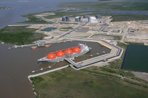Отказавшись от российского газа, Европа с маниакальной зависимостью налегла на сжиженный американский.-3