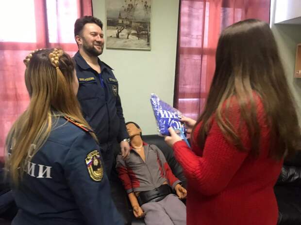 Блогер побывал в гостях у пожарных ВАО. Фото: Пресс-служба МЧС по ВАО