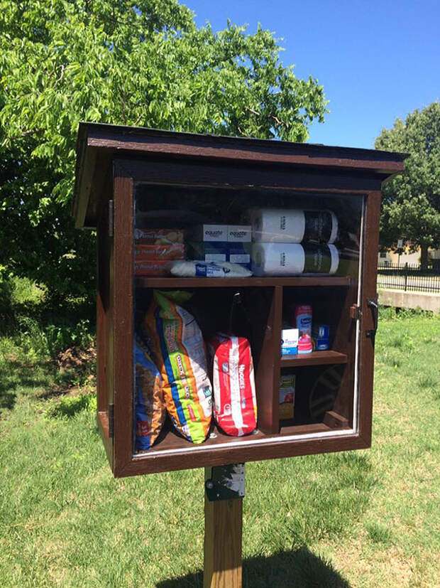 free-little-pantry-feed-homeless-poor-jessica-mcclard-2