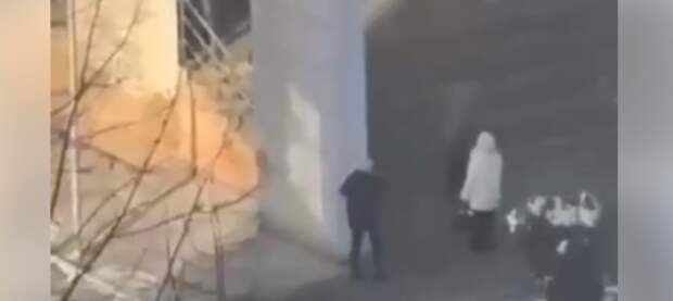 Во Львове родители учеников устроили драку и стрельбу прямо во дворе школы