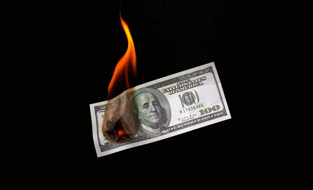 Экономист Moody's: скачок нефти выше $100 грозит США рецессией