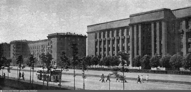 Фото открытых источников. Ленинград. 1950-е годы. Проспект имени Сталина, дом 149. Ныне Университет МЧС РФ