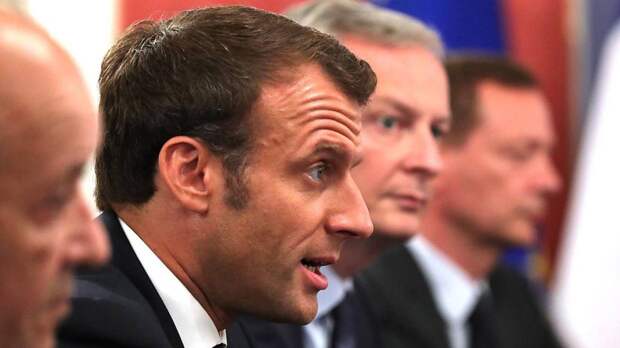 Макрон обвинил премьера Австралии Моррисона в обмане из-за партнерства Франции в AUKUS