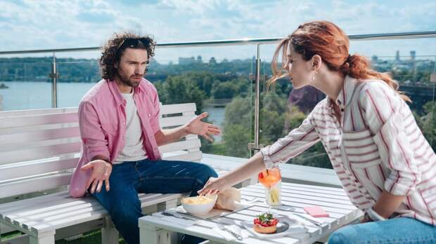 «Я очень устал от тарелочниц»: как Денис искал, но не нашел себе «достойную» женщину