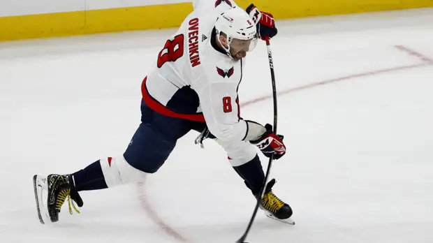 Овечкин сломал клюшку о борт и ругался на партнёров после проигрыша «Бостону»