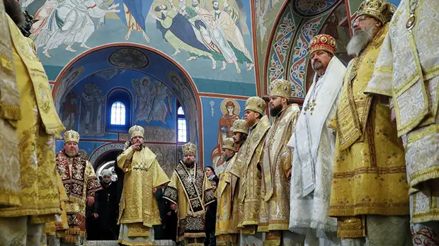 «Действия Киева бьют рикошетом по обычным гражданам»: чего достигло руководство Украины в 2018 году