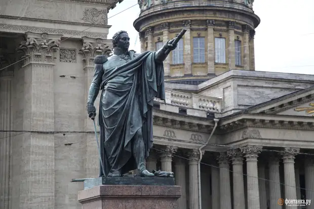 «От викинга до зверья, от босоты до царя». Питерская героика с Евгением Вышенковым