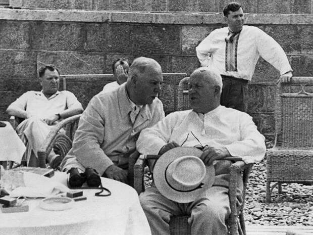 Хрущева не интересовало мнение крымчан. Хрущева не интересовало мнение крымчан.