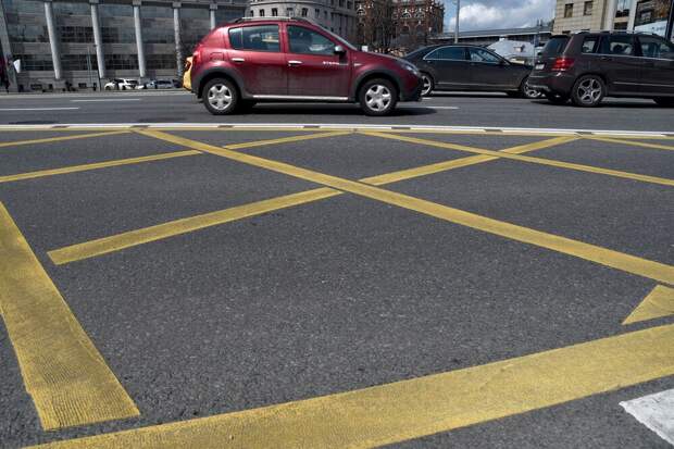 Переразметка полос улучшила движение на 14 участках дорог в ЮВАО