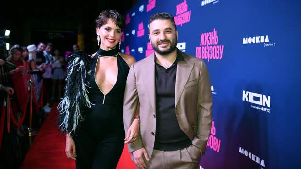 Актриса Лиза Моряк в красном платье снялась в образе Дамы Червей