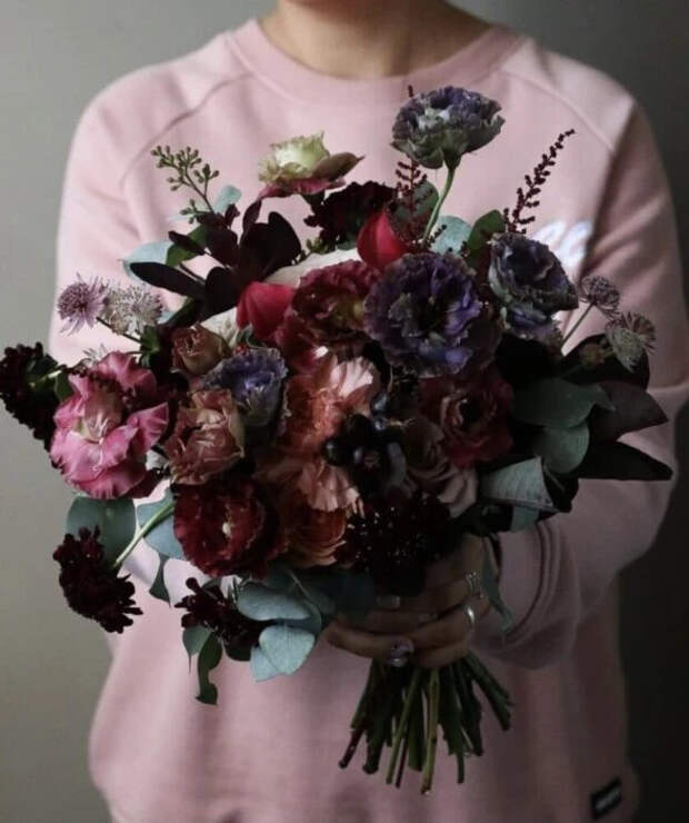 Тренды свадебных букетов 2026: От Бохо до Асимметрии — 10+ идей для невесты