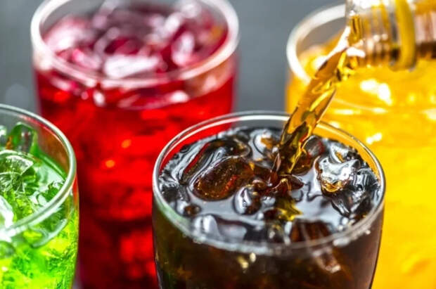 Названа неожиданная опасность регулярного употребления сладких напитков