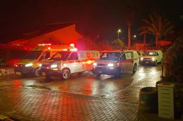 Апокалипсис в Араде: Иран пробил Железный купол Израиля, люди в подвалах