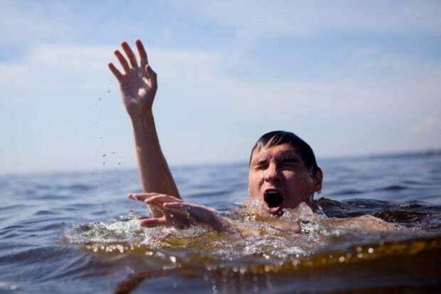 В Крыму сотрудники МЧС за прошедшие сутки спасли в море 8 человек