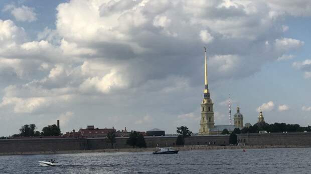 Синоптик Колесов предсказал в Петербурге жару с июльскими показателями