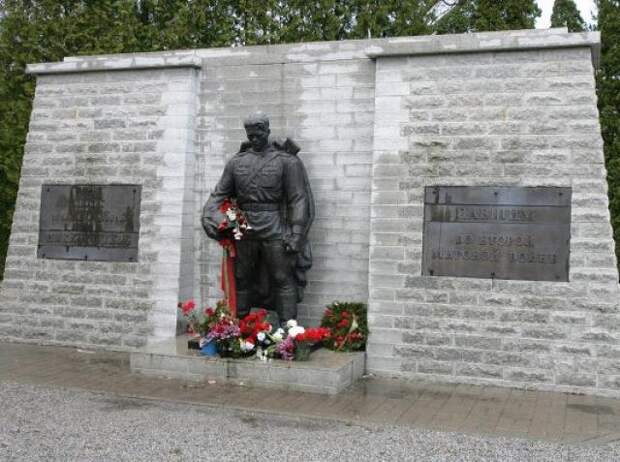 3996605_Bronzovii_Soldat (640x477, 61Kb)