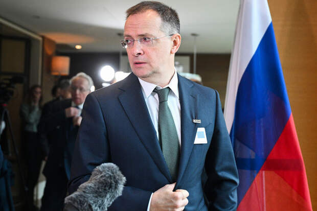 Мединский объяснил безграмотностью изменение национальности Репина в Финляндии