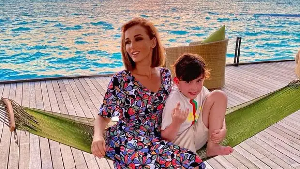 Уехавшая на Бали Чехова приняла важное решение об учебе сына