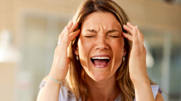 Ловушки тревожности: эксперт перечислил привычки, мешающие успокоиться