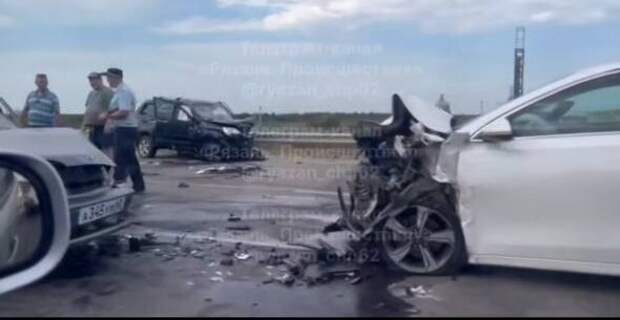 Массовое ДТП в селе Дубровичи попало на камеру